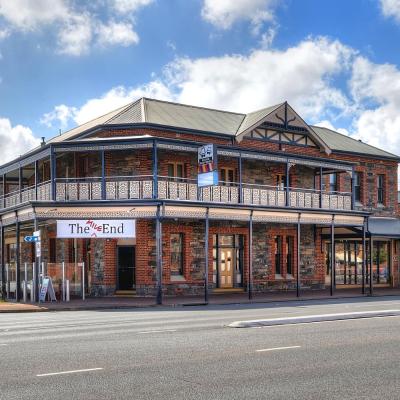 The Mile End Hotel (30 Henley Beach Road 5031 Adélaïde)