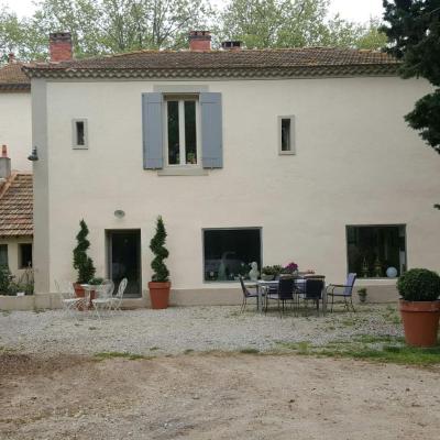 Manoir en Crau (La Roseraie 4441 Route de la Crau, La Roseraie 13280 Arles)