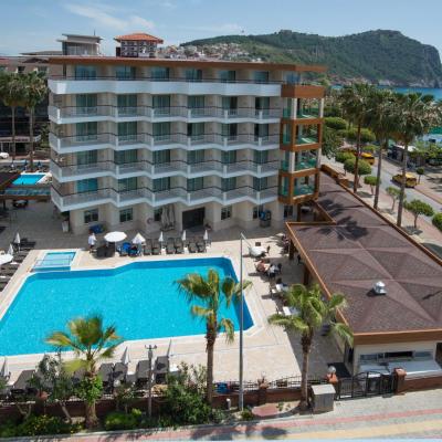 Riviera Hotel & Spa (Saray Mah Guzelyali Cad No 32 07400 Alanya)