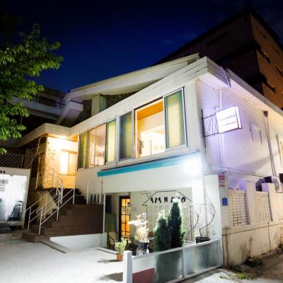 SISnBRO Guesthouse (#6-7, Yeonnam-ro 1-gil, Mapo-gu 03990 Séoul)