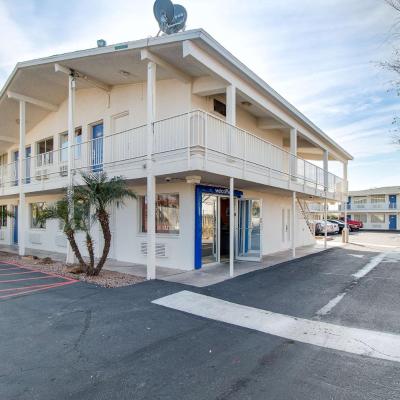 Motel 6-Phoenix, AZ - East (5315 East Van Buren Street AZ 85008 Phoenix)