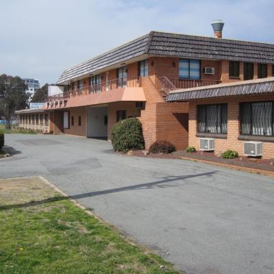 Canberra Lyneham Motor Inn (39 Mouat Street, Lyneham 2602 Canberra)