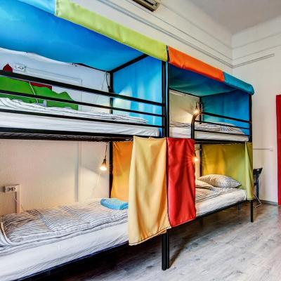 Pal's Mini Hostel (3 Oktogon 1066 Budapest)