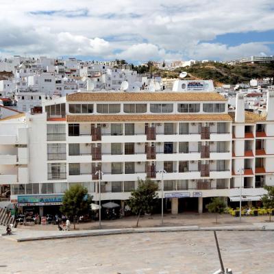 Edificio Albufeira Apartamentos A. Local - Albuturismo Lda (Av 25 De Abril 8200-014 Albufeira)