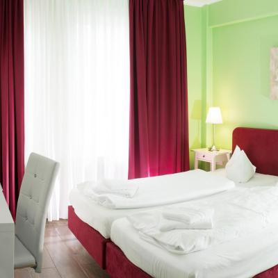 Barcelona Bed & Breakfast (Hunsrückenstrasse 5 40213 Düsseldorf)