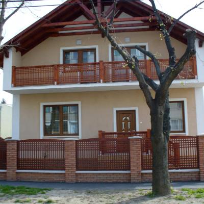 Photo Rózsakert Apartmanház