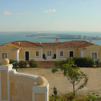 Ha Mar ao Luar (Estrada do Castelo S. Filipe CCI 3114 2900-300 Setúbal)