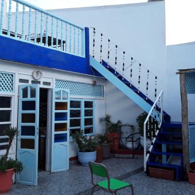 White And Blue (15 rue Laghrissi 44000 Essaouira)