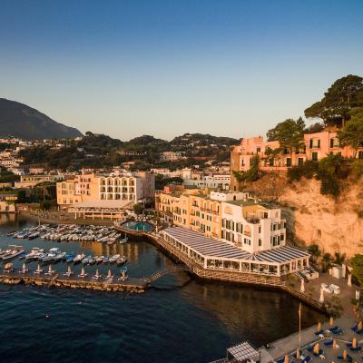 Regina Isabella-Resort Spa Restaurant (Piazza Santa Restituta 1 80076 Ischia)