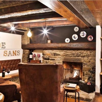 Hostal Cisco de Sans (carrer Anna Maria Janer num 4 AD500 Andorre-la-Vieille)