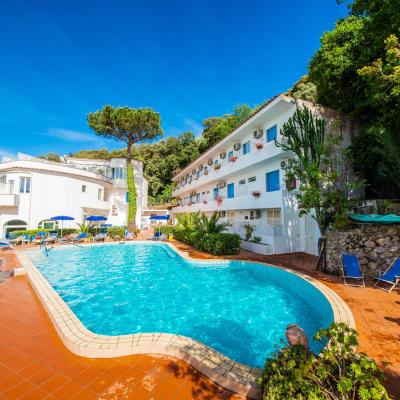 Bristol Hotel (Via Fundera 114 80076 Ischia)