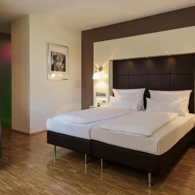 Hotel Santo (Dagobertstr. 22-26 50668 Cologne)