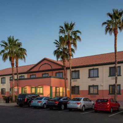 Baymont by Wyndham Phoenix I-10 near 51st Ave (1242 N 53rd Ave AZ 85043 Phoenix)