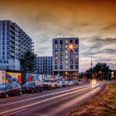 Schulz Hotel Berlin Wall at the East Side Gallery (Stralauer Platz 36 10243 Berlin)