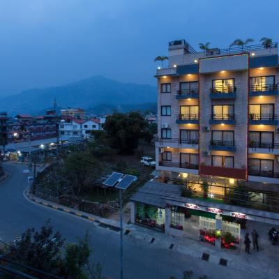 Hotel Queens Park (Lalupate Street, Lakeside 33700 Pokhara)