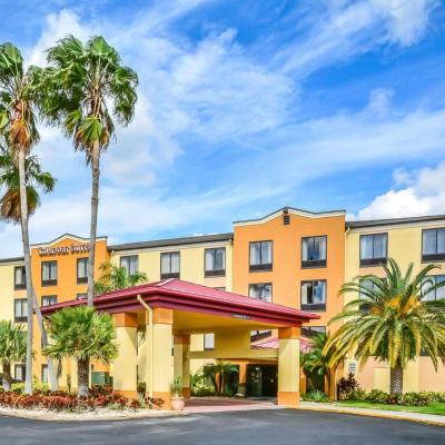 Comfort Suites Tampa - Brandon (9932 East Adamo Drive FL 33619 Tampa)