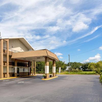 Rodeway Inn Fairgrounds-Casino (6510 North US Highway 301 FL 33610 Tampa)