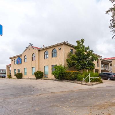 Motel 6-San Antonio, TX - Fiesta Trails (9447 Interstate Highway 10 West TX 78230 San Antonio)