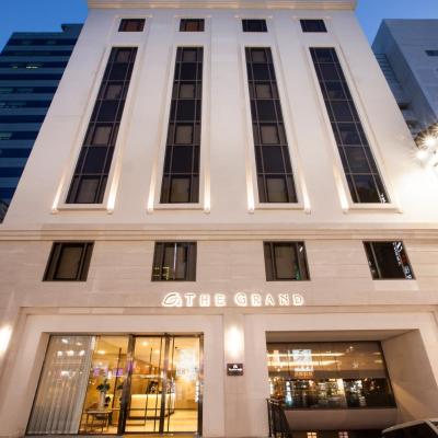 The Grand Hotel Myeongdong (38, Myeongdong 8ga-gil, Jung-gu 04537 Séoul)