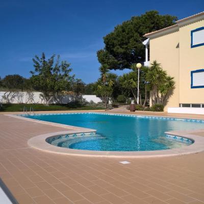 Apartamentos Bosque São José (Rua do Mercado, Condomínio Bosque de Sao Jose, Fracçao AH Torre da Medronheira, Olhos de Agua 8200-609 Albufeira)