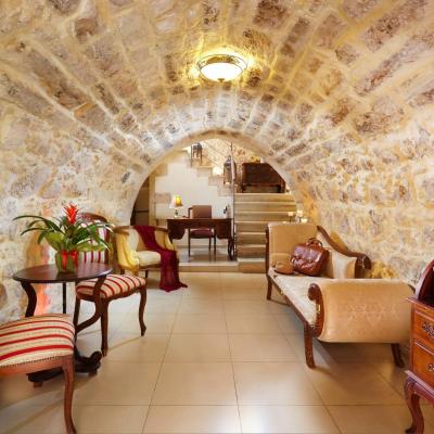 Archontiko Old Town Suites (Neofitou Patelarou 4 74100 Réthymnon)