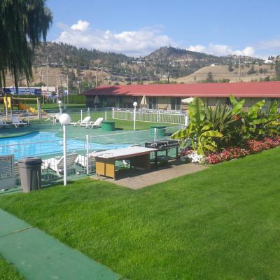Okanagan Seasons Resort (1580 Highway 33 West V1X 1Z9 Kelowna)