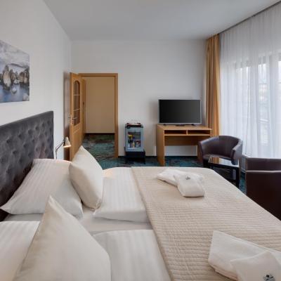 Hotel Oya (Na Pankráci 1337/109 14000 Prague)