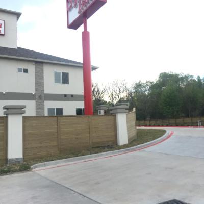 Crystal Inn (13033 North Freeway TX 77060 Houston)