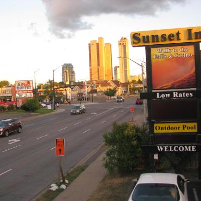Sunset Inn (5803 Stanley Avenue L2G 3X8 Niagara Falls)