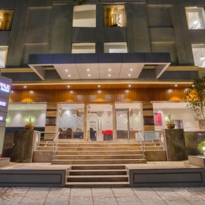 7 Apple Hotel - Viman Nagar Pune (Plot no.6, Near Clover Park, Air Force Nagar, Pune 411014 Pune)