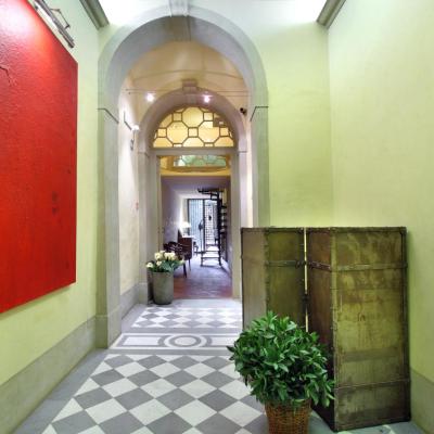 Piccolo Residence Apart-Hotel (Via Ricasoli 23 50122 Florence)