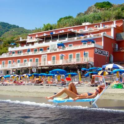 Hotel La Gondola (Via Maronti 57 80070 Ischia)