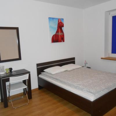 Lux Hostel - z prywatnymi łazienkami (Świętojańska 67 81-391 Gdynia)