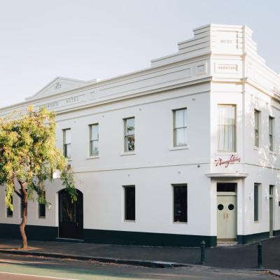 Naughtons Hotel (43 Royal Parade 3052 Melbourne)