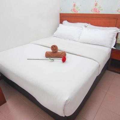 Rose Cottage Hotel Taman Daya (49 & 51, JALAN SAGU 17 TAMAN DAYA 81100 Johor Bahru)