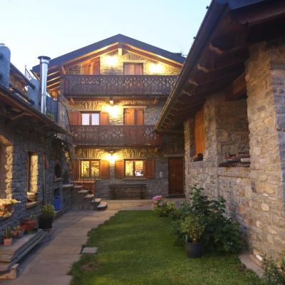 SUITE DEL VILLAGGIO (Frazione PLEOD 52, Sarre 11010 Aoste)