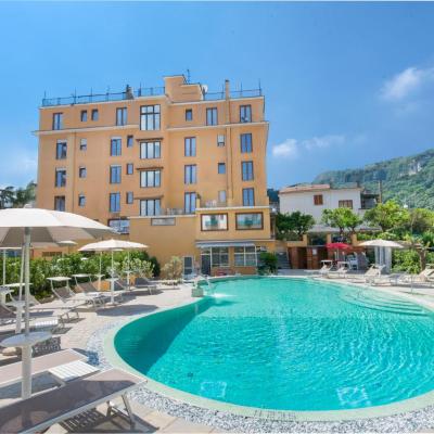 Hotel Leone (Via Parsano 10 80067 Sorrente)