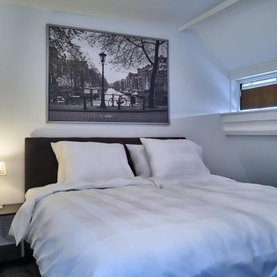 Sleep Inn Amsterdam (Muiderstraatweg 50 1H 1111 PS Amsterdam)