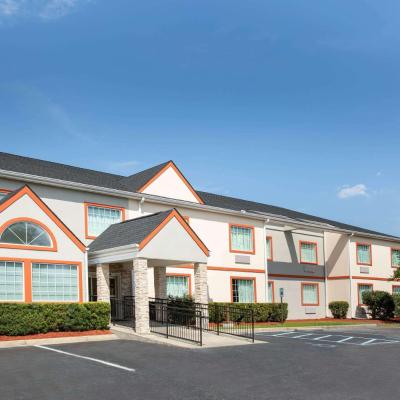 Microtel Inn & Suites by Wyndham Columbia Fort Jackson N (1520 Barbara Drive SC 29223 Columbia)