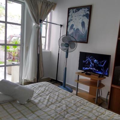 Milenio III B&B (Camino Real de Carretas 505 76060 Querétaro)