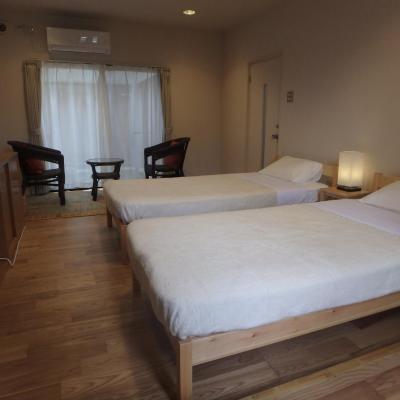 AOI Guest House (16-5, Shimogamo Kitashiba-cho, Sakyo-ku 606-0842 Kyoto)