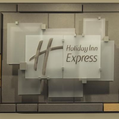 Holiday Inn Express - San Antonio Airport, an IHG Hotel (91 Northeast Loop 410              TX 78216 San Antonio)