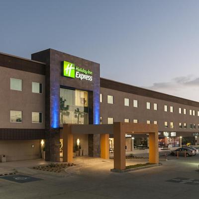 Holiday Inn Express Cabo San Lucas, an IHG Hotel (Km 4.5 Carretera Transpeninsular Col. El Tezal 23454 Cabo San Lucas)