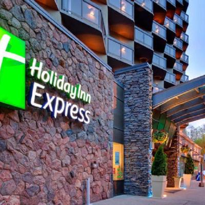 Holiday Inn Express Edmonton Downtown, an IHG Hotel (10010 104th Street T5J 0Z1 Edmonton)