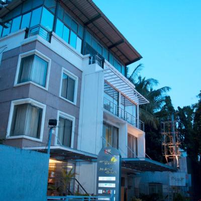 Hotel City Centre Residency (12th A Cross, Indiranagar 560038 Bangalore)