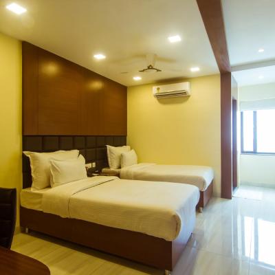 Hotel Sawood International (9/1 TOPSIA ROAD (SOUTH) KOLKATA 700046 700046 Kolkata)