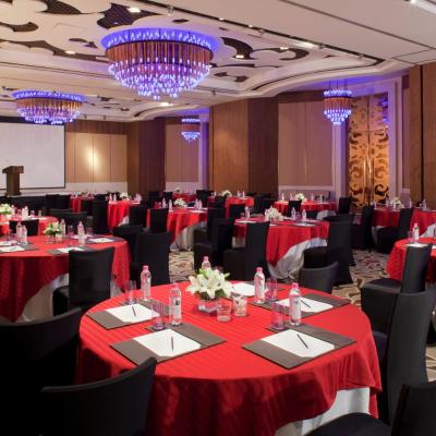 Crowne Plaza New Delhi Okhla, an IHG Hotel (Plot No 1, Community Centre Okhla, Phase-1 110020 New Delhi)