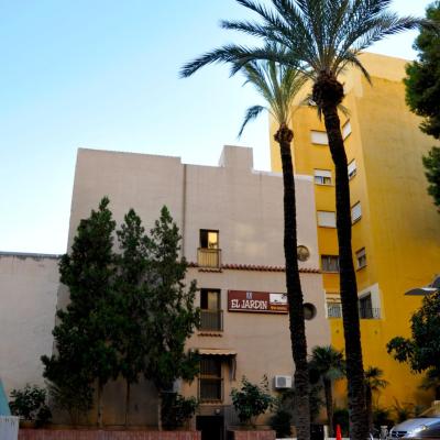 Hostal El Jardín (Tomás Ortuño,10 03501 Benidorm)