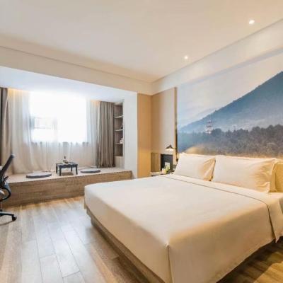 Atour Hotel (Wuhan Qingshan Peace Park) (Interchange Center of Heli Avenue and Zhijin Avenue, Qingshan District 430000 Wuhan)