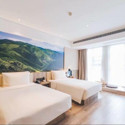 Atour Light Hotel Chengdu Taikoo Li Business District (No. 12, Huaxing East Street, Jinjiang District (Intersection of the second section of Hongxing Road, Huaxing East Street) 610000 Chengdu)